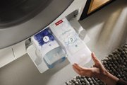 Набор средств для стирки Miele UltraPhase Explorer Set (6 шт) фото 2 в Екатеринбурге