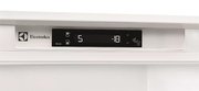 Холодильник Electrolux ENC2813AOW фото 2 в Екатеринбурге