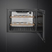 Встраиваемый винный шкаф Smeg CVI121B3 фото 2 в Екатеринбурге