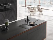 Индукционная варочная панель с вытяжкой Miele KMDA 7634 FL фото 2 в Екатеринбурге
