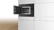 Встраиваемая микроволновая печь Bosch BFL523MB4 фото 3 в Екатеринбурге