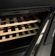 Встраиваемый винный шкаф Lofra ZBPNM24T TOTAL BLACK фото 3 в Екатеринбурге
