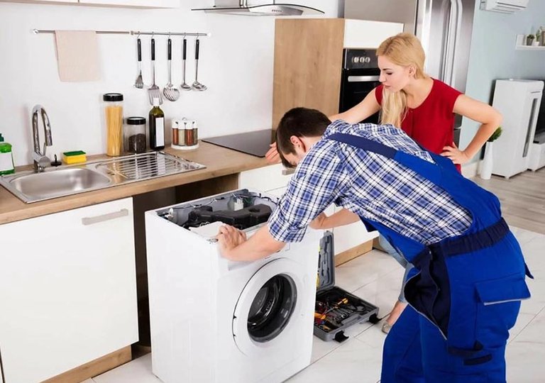 Как снять верхнюю крышку стиральной машины?