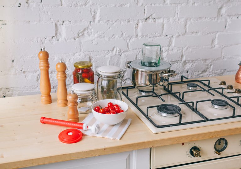 Как правильно чистить эмалированную варочную панель