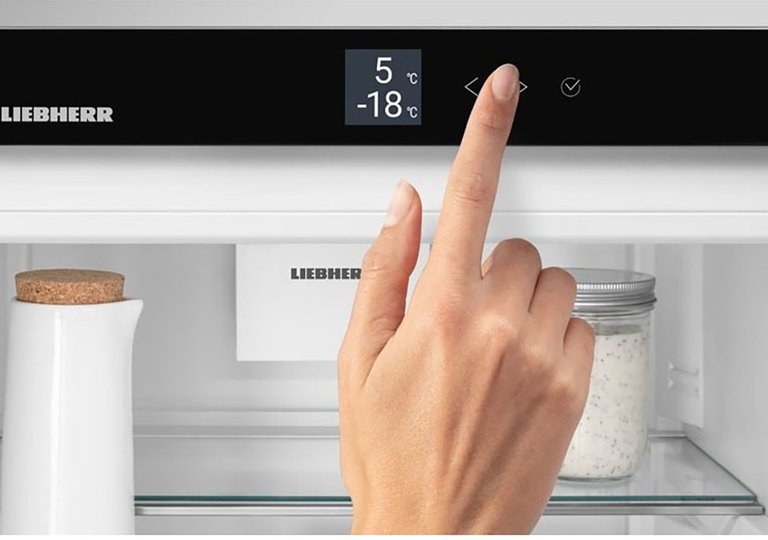 Обзор  на холодильник Liebherr CNf 5203