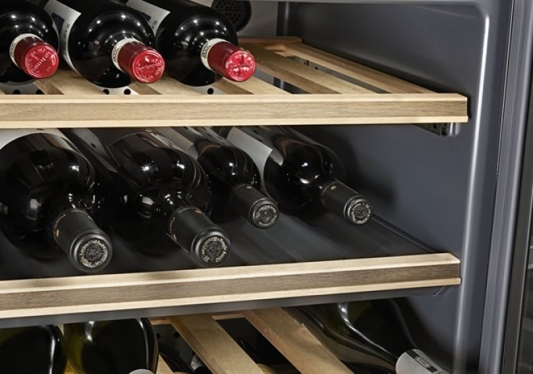 Сравнение винных шкафов: лидеры 2024 года