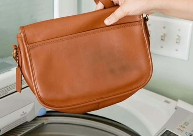 Можно ли стирать сумку в стиральной машине?
