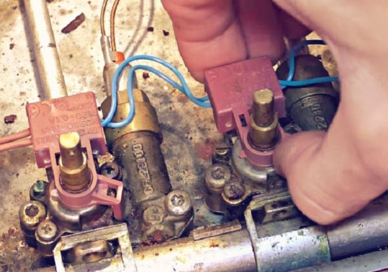 Как почистить и заменить электроподжиг на варочной панели Gorenje